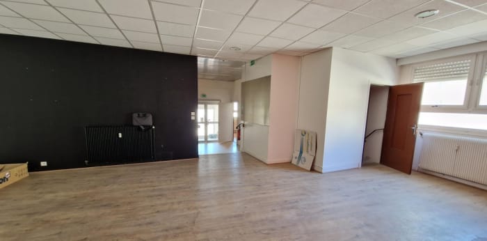 Image 6 sur 18 - Local  ·  Vente · Limoges (87000) · 12 pièces · 329m²