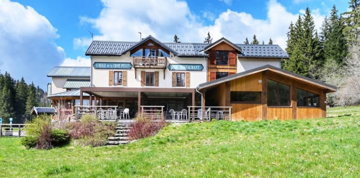 Image 1 sur 10 - Local  ·  Vente · Lans En Vercors (38250) · 16 pièces · 748m²