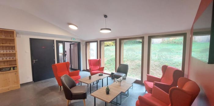 Image 1 sur 5 - Local  ·  Vente · Lans En Vercors (38250) · 16 pièces · 748m²