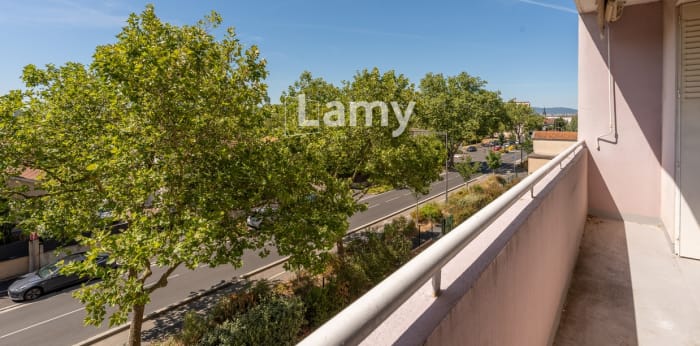 Image 5 sur 9 - Appartement  ·  Vente · Caluire Et Cuire (69300) · 3 pièces · 63m²