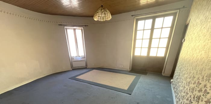 Image 2 sur 16 - Maison/villa  ·  Vente · Le Breuil Sur Couze (63340) · 5 pièces · 130m²