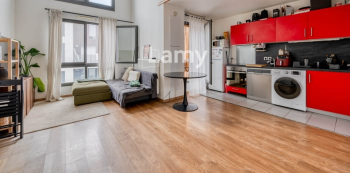 Image 1 sur 9 - Appartement  ·  Vente · Bordeaux (33300) · 2 pièces · 47m²