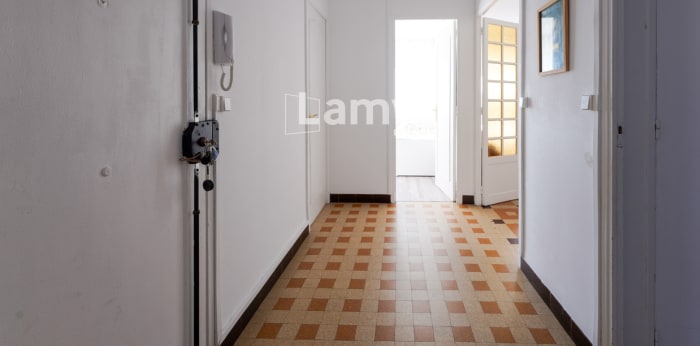 Image 10 sur 12 - Appartement  ·  Vente · Marseille (13006) · 3 pièces · 67m²