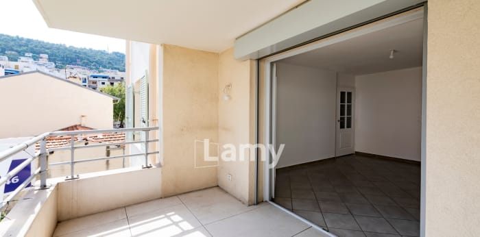 Image 1 sur 9 - Appartement  ·  Vente · Nice (06300) · 2 pièces · 40m²
