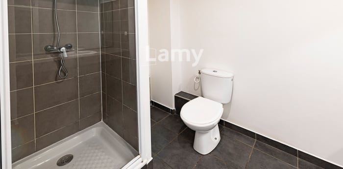 Image 7 sur 9 - Appartement  ·  Vente · Nice (06300) · 2 pièces · 40m²