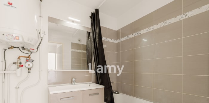 Image 7 sur 12 - Appartement  ·  Vente · St Priest (69800) · 3 pièces · 59m²