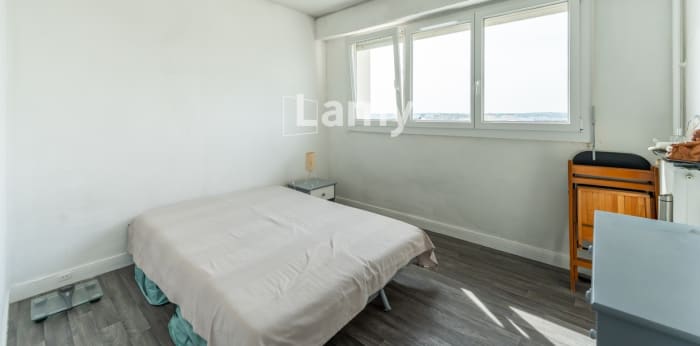 Image 9 sur 10 - Appartement  ·  Vente · Creteil (94000) · 4 pièces · 82m²