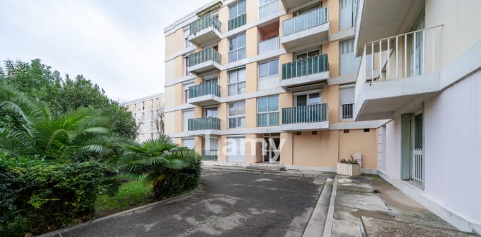 Image 2 sur 13 - Appartement  ·  Vente · Salon De Provence (13300) · 3 pièces · 64m²