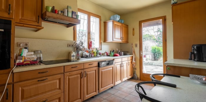 Image 5 sur 13 - Maison/villa  ·  Vente · Gignac La Nerthe (13180) · 6 pièces · 159m²