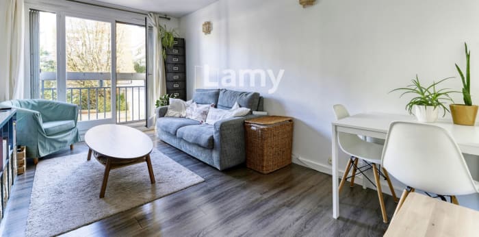 Image 2 sur 14 - Appartement  ·  Vente · Paris (75019) · 2 pièces · 46m²