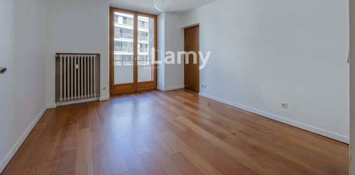 Image 8 sur 15 - Appartement  ·  Vente · Annecy (74000) · 5 pièces · 141m²
