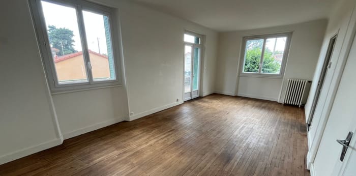 Image 3 sur 17 - Maison/villa  ·  Vente · Issoire (63500) · 9 pièces · 186m²