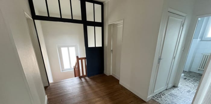 Image 5 sur 17 - Maison/villa  ·  Vente · Issoire (63500) · 9 pièces · 186m²