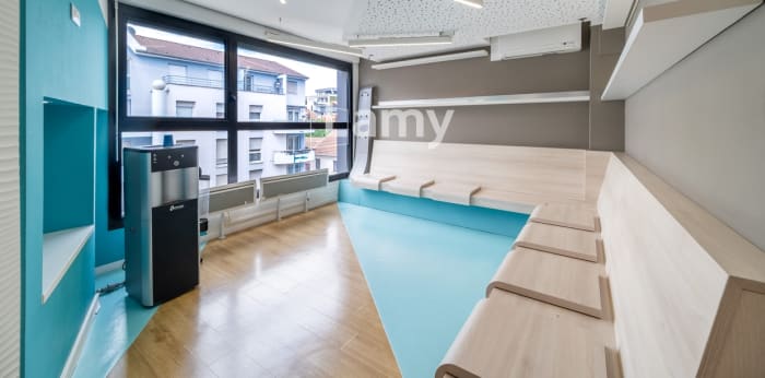 Image 8 sur 10 - Immeuble  ·  Vente · St Louis (68300) · 416m²