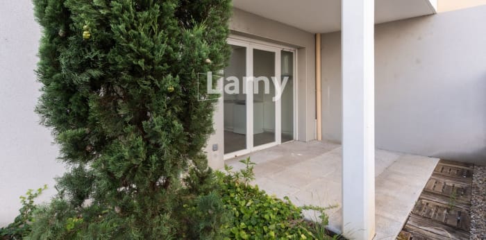 Image 1 sur 11 - Appartement  ·  Vente · Decines Charpieu (69150) · 1 pièce · 32m²