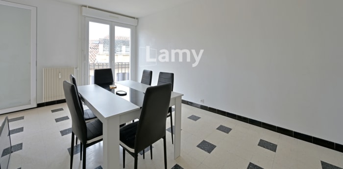 Image 2 sur 13 - Appartement  ·  Vente · Nimes (30000) · 4 pièces · 77m²