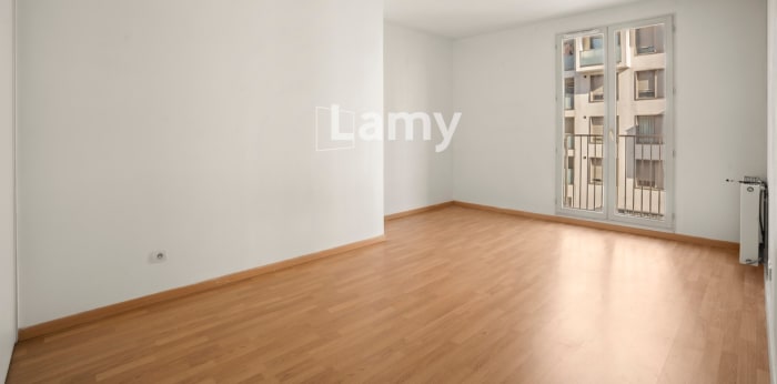 Image 6 sur 9 - Appartement  ·  Vente · Lyon 08 (69008) · 3 pièces · 66m²