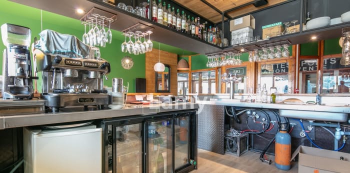 Image 3 sur 11 - Local  ·  Vente · Villard De Lans (38250) · 2 pièces · 91m²