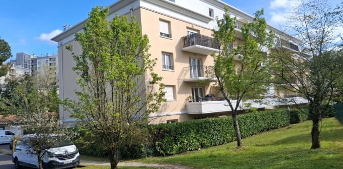 Image 1 sur 6 - Appartement  ·  Vente · Bordeaux (33000) · 2 pièces · 32m²