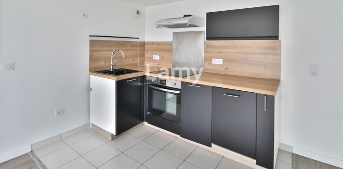 Image 2 sur 11 - Appartement  ·  Vente · Cergy (95800) · 3 pièces · 62m²