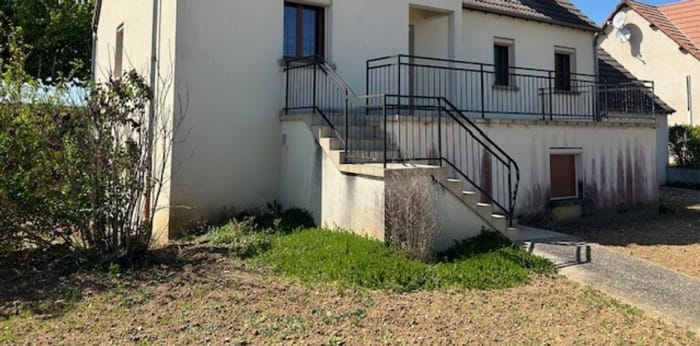 Image 16 sur 16 - Maison/villa  ·  Vente · Laroche St Cydroine (89400) · 9 pièces · 181m²