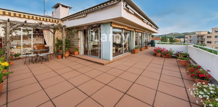 Image 1 sur 7 - Appartement  ·  Vente · Aix En Provence (13100) · 4 pièces · 98m²