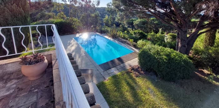 Image 9 sur 19 - Maison/villa  ·  Vente · La Croix Valmer (83420) · 5 pièces · 200m²