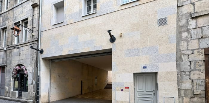 Image 9 sur 10 - Parking/box  ·  Vente · Besancon (25000) · 12m²