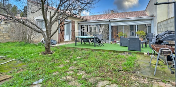 Image 1 sur 8 - Maison/villa  ·  Vente · Nimes (30900) · 5 pièces · 136m²