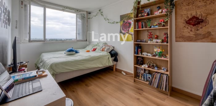 Image 7 sur 11 - Appartement  ·  Vente · Merignac (33700) · 4 pièces · 84m²