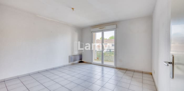 Image 3 sur 8 - Appartement  ·  Vente · St Yzan De Soudiac (33920) · 2 pièces · 45m²