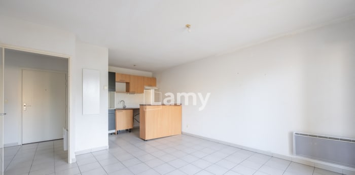 Image 1 sur 8 - Appartement  ·  Vente · St Yzan De Soudiac (33920) · 2 pièces · 45m²