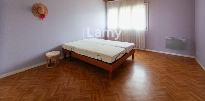 Image 8 sur 11 - Maison/villa  ·  Vente · La Roche Sur Yon (85000) · 5 pièces · 123m²