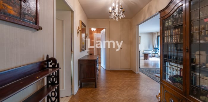 Image 5 sur 13 - Appartement  ·  Vente · Bourg La Reine (92340) · 4 pièces · 92m²