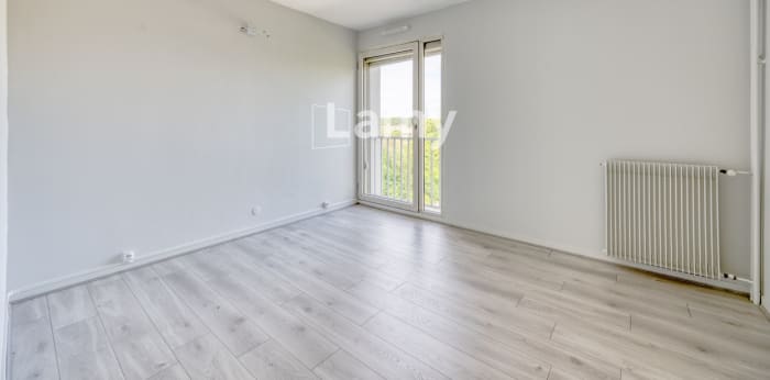 Image 8 sur 10 - Appartement  ·  Vente · Libourne (33500) · 2 pièces · 53m²