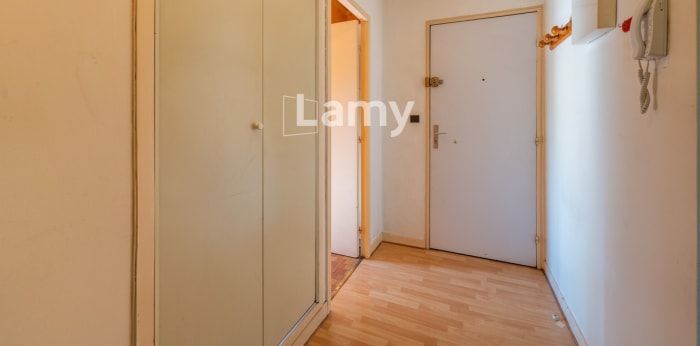 Image 10 sur 13 - Appartement  ·  Vente · Rueil Malmaison (92500) · 2 pièces · 52m²