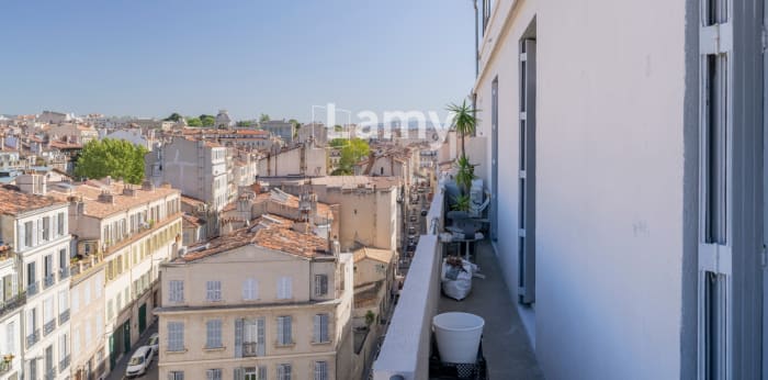 Image 1 sur 11 - Appartement  ·  Vente · Marseille (13001) · 3 pièces · 57m²