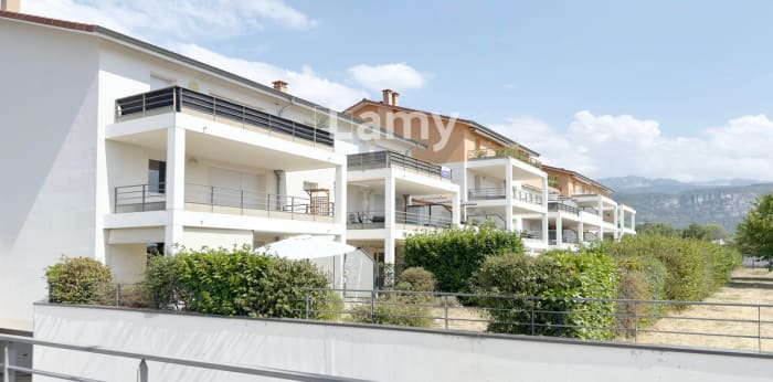 Image 1 sur 12 - Appartement  ·  Vente · Coublevie (38500) · 2 pièces · 47m²