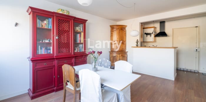 Image 3 sur 11 - Appartement  ·  Vente · Marseille 05 (13005) · 3 pièces · 60m²
