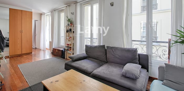 Image 1 sur 8 - Appartement  ·  Vente · Paris (75011) · 2 pièces · 52m²