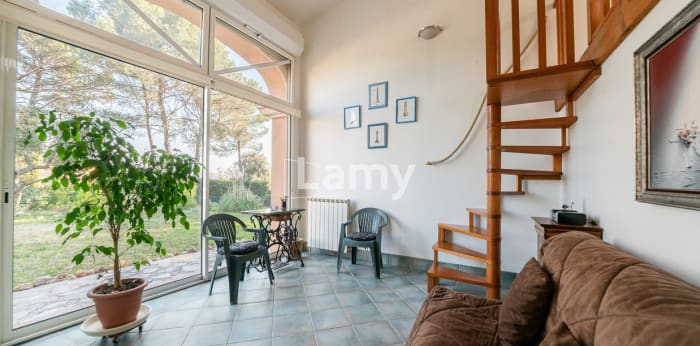 Image 11 sur 14 - Maison/villa  ·  Vente · St Marc Jaumegarde (13100) · 8 pièces · 220m²