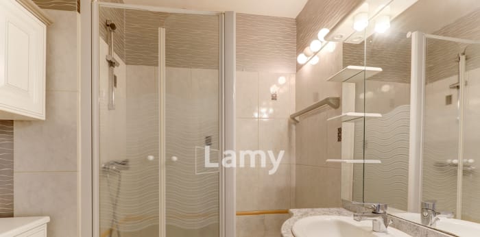 Image 4 sur 6 - Appartement  ·  Vente · Chamalieres (63400) · 3 pièces · 82m²