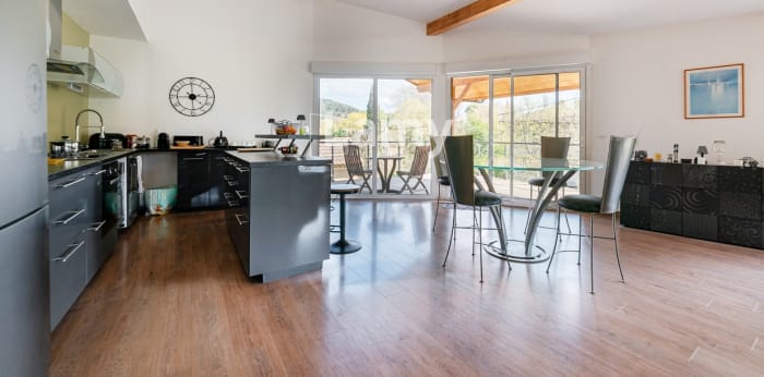 Image 8 sur 15 - Maison/villa  ·  Vente · Aix En Provence (13100) · 8 pièces · 400m²