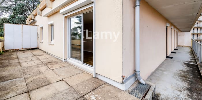 Image 10 sur 12 - Appartement  ·  Vente · Angouleme (16000) · 5 pièces · 90m²
