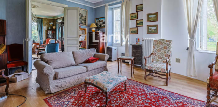 Image 11 sur 15 - Maison/villa  ·  Vente · Pau (64000) · 12 pièces · 400m²