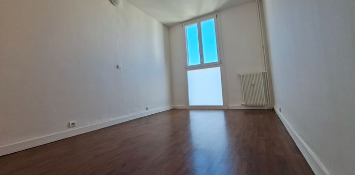 Image 9 sur 17 - Appartement  ·  Vente · Nimes (30900) · 5 pièces · 89m²