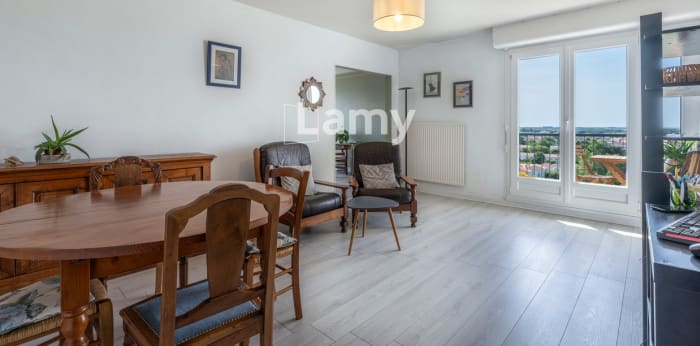 Image 2 sur 12 - Appartement  ·  Vente · La Rochelle (17000) · 5 pièces · 100m²
