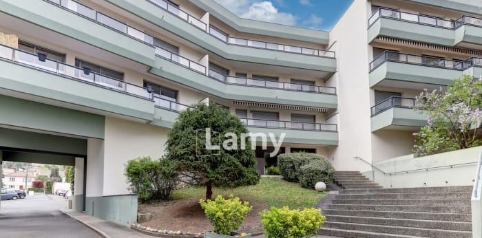 Image 1 sur 9 - Appartement  ·  Vente · Clermont Ferrand (63100) · 3 pièces · 80m²