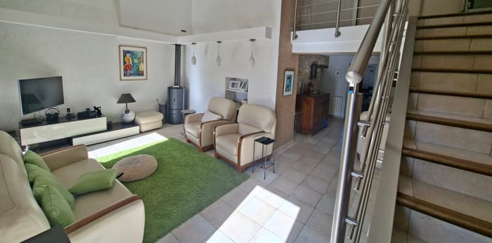 Image 9 sur 16 - Maison/villa  ·  Vente · Sisteron (04200) · 7 pièces · 180m²