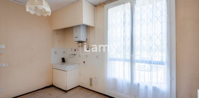Image 11 sur 16 - Appartement  ·  Vente · Salon De Provence (13300) · 2 pièces · 50m²